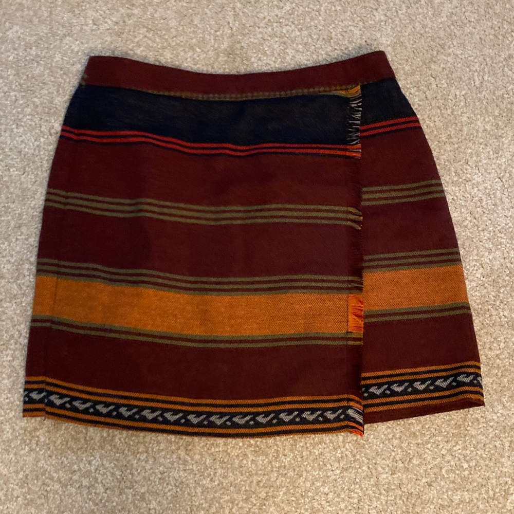 Striped skirt with frayed front